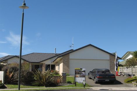 Photo of property in 52 Lysaght Place, Welcome Bay, Tauranga, 3112