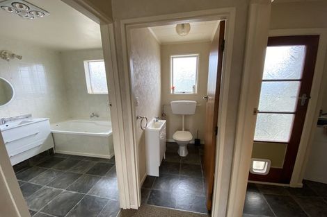 Photo of property in 10 Kilgour Street, Waihola, Milton, 9073