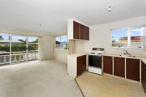 Photo of property in 1/2 Palm Court Drive, Glen Eden, Auckland, 0602