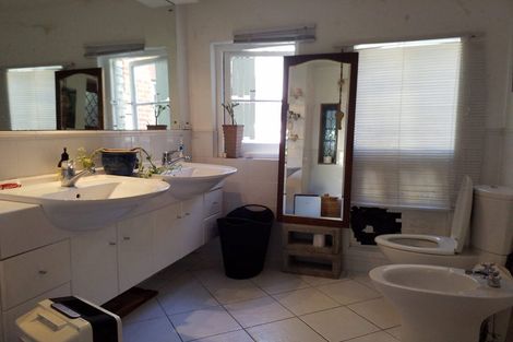 Photo of property in 64 Hawker Street, Mount Victoria, Wellington, 6011