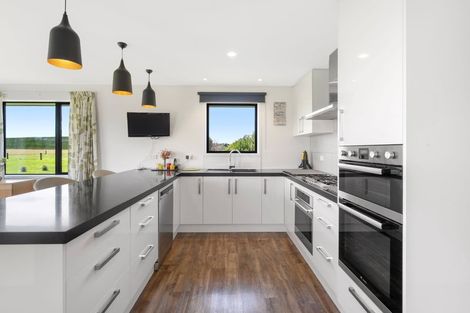 Photo of property in 24 Whitcombe Place, Darfield, 7571