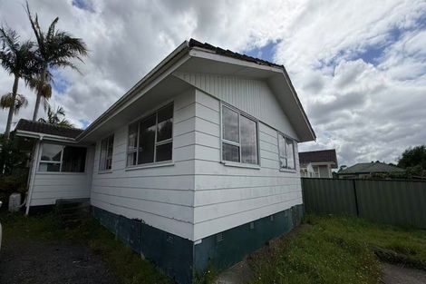 Photo of property in 26 Sunline Avenue, Massey, Auckland, 0614