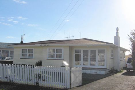 Photo of property in 12 Marsden Street, Levin, 5510