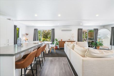 Photo of property in 46a Elliston Crescent, Stanmore Bay, Whangaparaoa, 0932