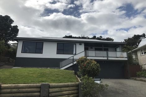 Photo of property in 6 Oakleigh Street, Maungaraki, Lower Hutt, 5010