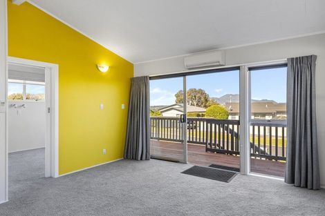 Photo of property in 2/12 Isobel Street, Acacia Bay, Taupo, 3330