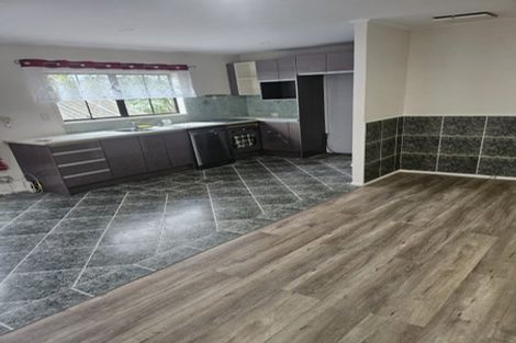 Photo of property in 19 Hiwihau Place, Glenfield, Auckland, 0629