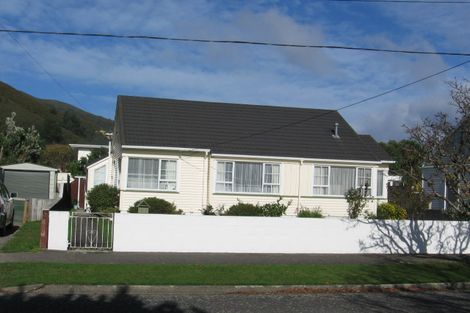 Photo of property in 24 Rumgay Street, Fairfield, Lower Hutt, 5011