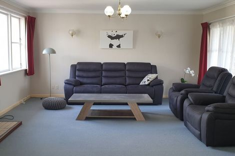 Photo of property in 39 Redwood Avenue, Tawa, Wellington, 5028