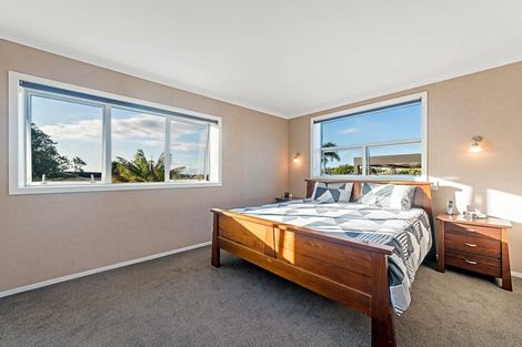 Photo of property in 64 O'halloran Road, Howick, Auckland, 2014