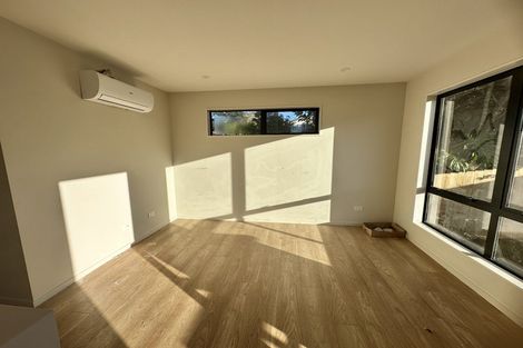 Photo of property in 10a Helleur Road, Massey, Auckland, 0614