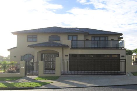 Photo of property in 16 Capistrano Mews, Goodwood Heights, Auckland, 2105