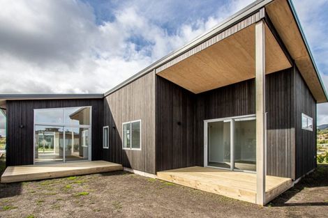 Photo of property in 3 Mirek Street, Waikanae, 5036