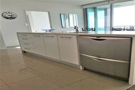 Photo of property in Sentinel Apartments, 1102/3 Northcroft Street, Takapuna, Auckland, 0622