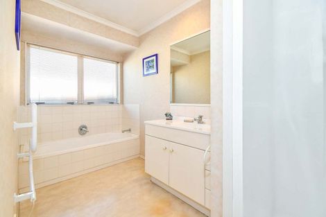 Photo of property in 83 Rushgreen Avenue, Pahurehure, Papakura, 2113