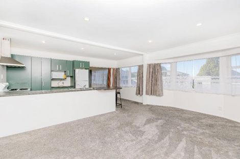 Photo of property in 1/510 East Coast Road, Windsor Park, Auckland, 0630