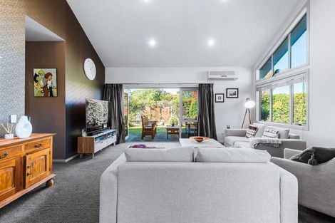 Photo of property in 15 Parata Street, Two Mile Bay, Taupo, 3330