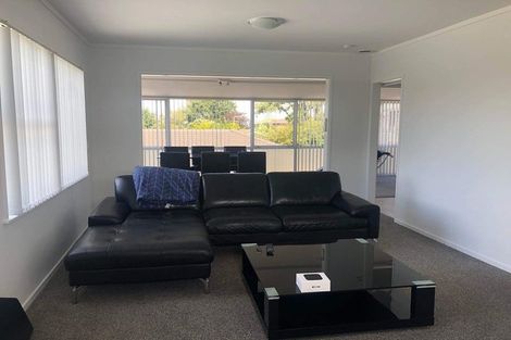 Photo of property in 73 Waimumu Road, Massey, Auckland, 0614