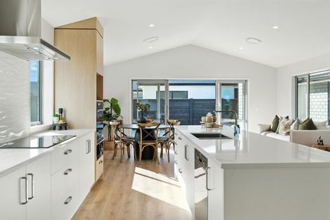 Photo of property in 9 Silverwood Lane, Leamington, Cambridge, 3495