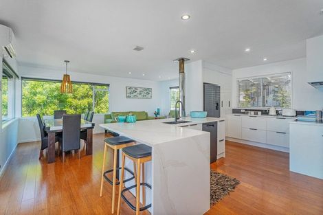 Photo of property in 241 Paku Drive, Tairua, 3508