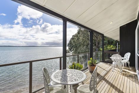 Photo of property in 16 Harbour View Road, Point Chevalier, Auckland, 1022