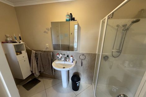 Photo of property in 6a Neeve Place, Taradale, Napier, 4112