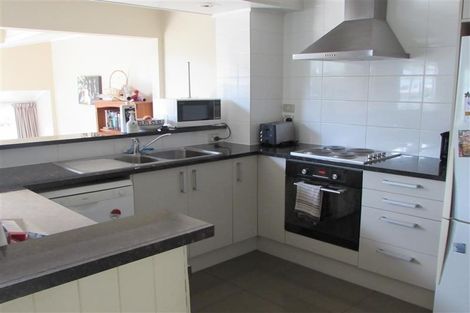 Photo of property in 71 West Harbour Drive, West Harbour, Auckland, 0618