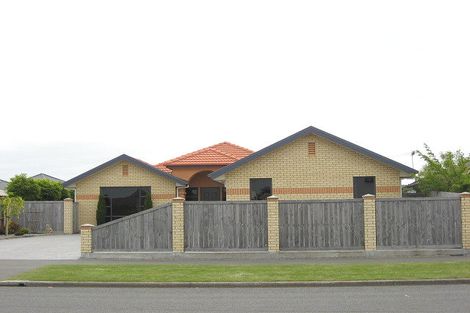 Photo of property in 87 Broadhaven Avenue, Parklands, Christchurch, 8083