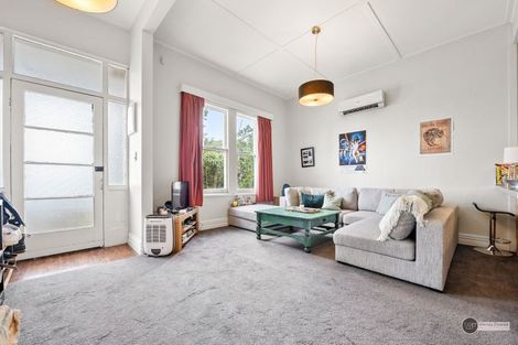 Photo of property in 1 Fairview Crescent, Kelburn, Wellington, 6012