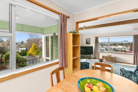 Photo of property in 6 Domain Road, Waipawa, 4210