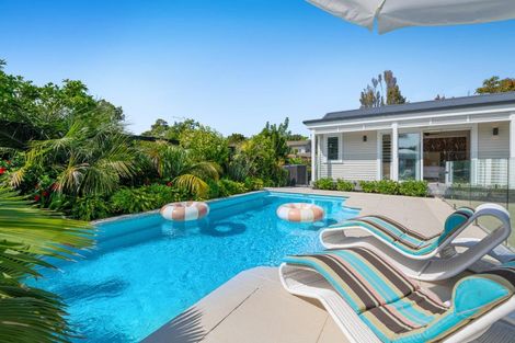 Photo of property in 7 Ardlui Avenue, Manly, Whangaparaoa, 0930