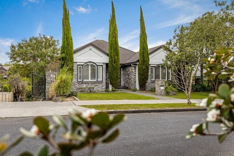 Photo of property in 5 Hobie Court, West Harbour, Auckland, 0618