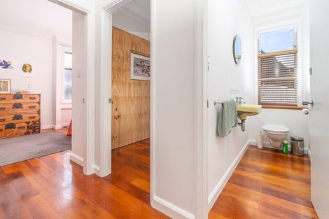 Photo of property in 189 Breaker Bay Road, Breaker Bay, Wellington, 6022
