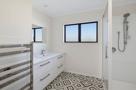Photo of property in 35 Domain Road, Waipawa, 4210
