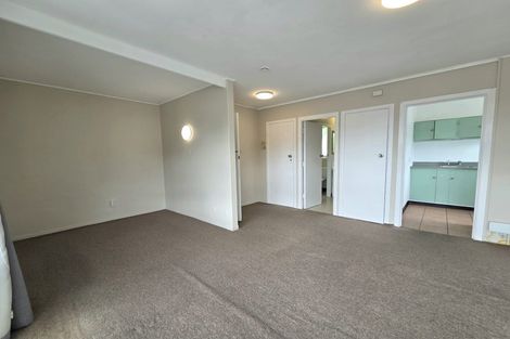 Photo of property in Churchill Flats, 213 The Terrace, Wellington Central, Wellington, 6011