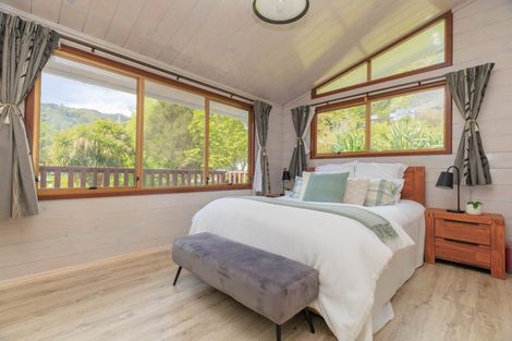 Photo of property in 12 Ngahere Street, Stokes Valley, Lower Hutt, 5019