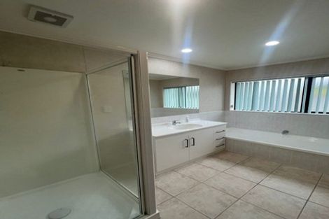 Photo of property in 3 Nephin Place, East Tamaki Heights, Auckland, 2016