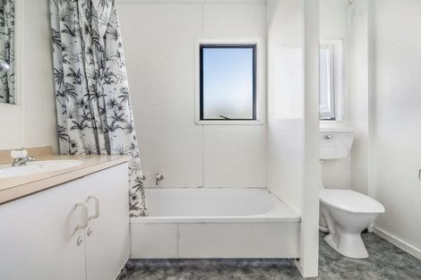 Photo of property in 2 Walton Place, Ngatea, 3503