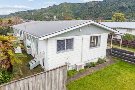 Photo of property in 1/3 Omaha Grove, Totara Park, Upper Hutt, 5018