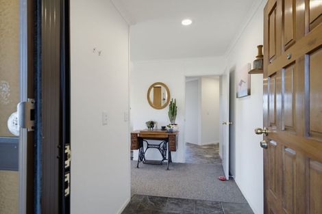 Photo of property in 35 Domain Road, Waipawa, 4210