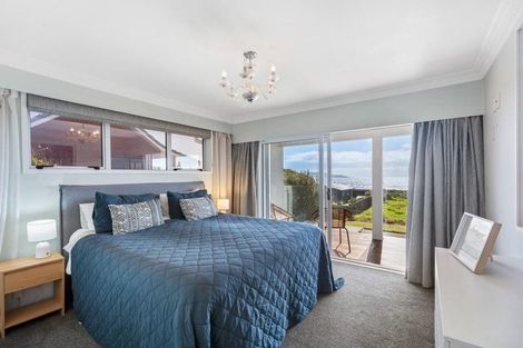 Photo of property in 8 Ara Kuaka, Waikanae Beach, Waikanae, 5036