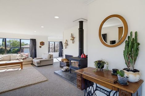 Photo of property in 35 Domain Road, Waipawa, 4210