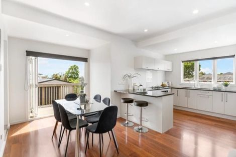 Photo of property in 2/117 Great South Road, Manurewa, Auckland, 2102