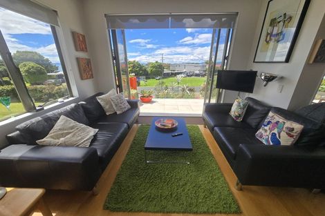 Photo of property in 102 Howard Road, Orere Point, Papakura, 2585