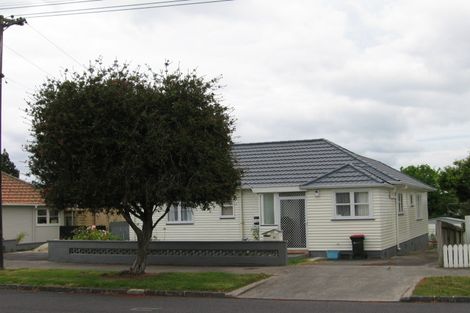 Photo of property in 87 Walmer Road, Point Chevalier, Auckland, 1022