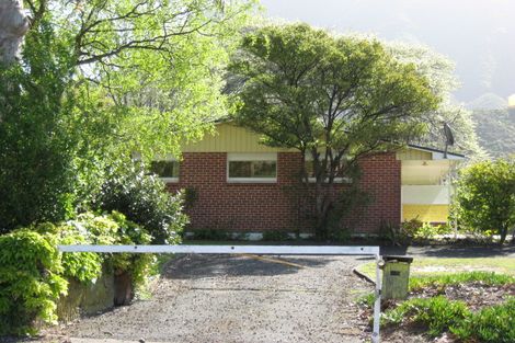 Photo of property in 35 Devon Street, Picton, 7220