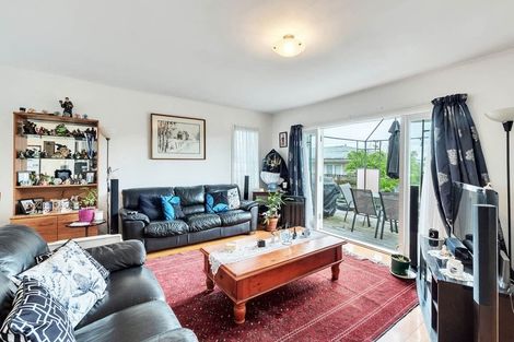 Photo of property in 5b Barbary Avenue, Kelston, Auckland, 0602