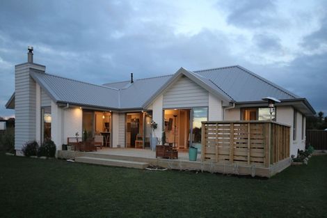 Photo of property in 15 Court Of Ascot, Seaward Bush, Invercargill, 9812