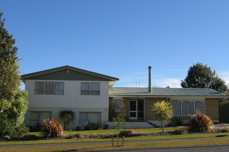 Photo of property in 32 Lachlan Drive, Dinsdale, Hamilton, 3204