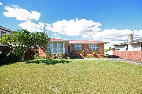 Photo of property in 33 Blake Road, Mangere East, Auckland, 2024